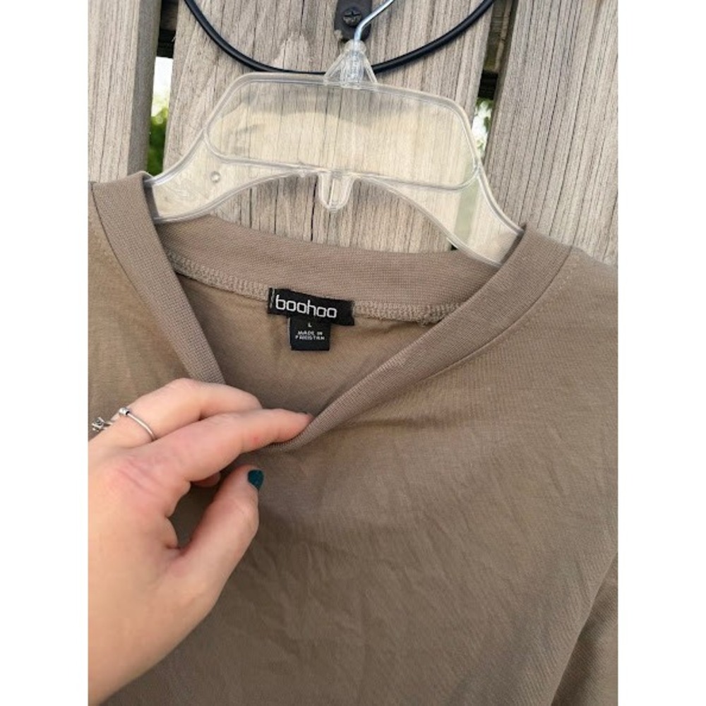 Boxy Cropped Streetwear Boohoo T-Shirt Womens Large Taupe Brown - Picture 4 of 4